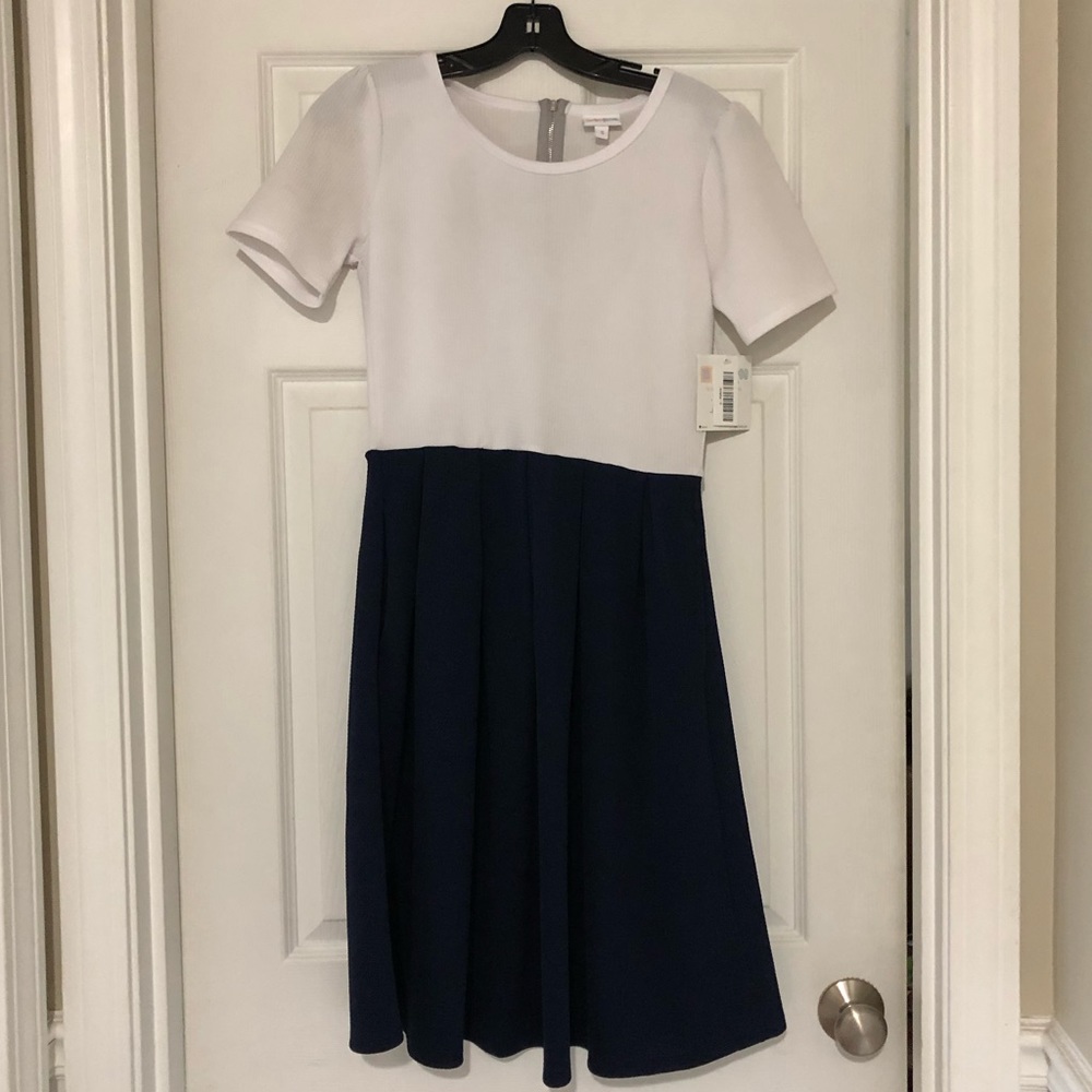 LulaRoe Amelia dress Size S, NWT